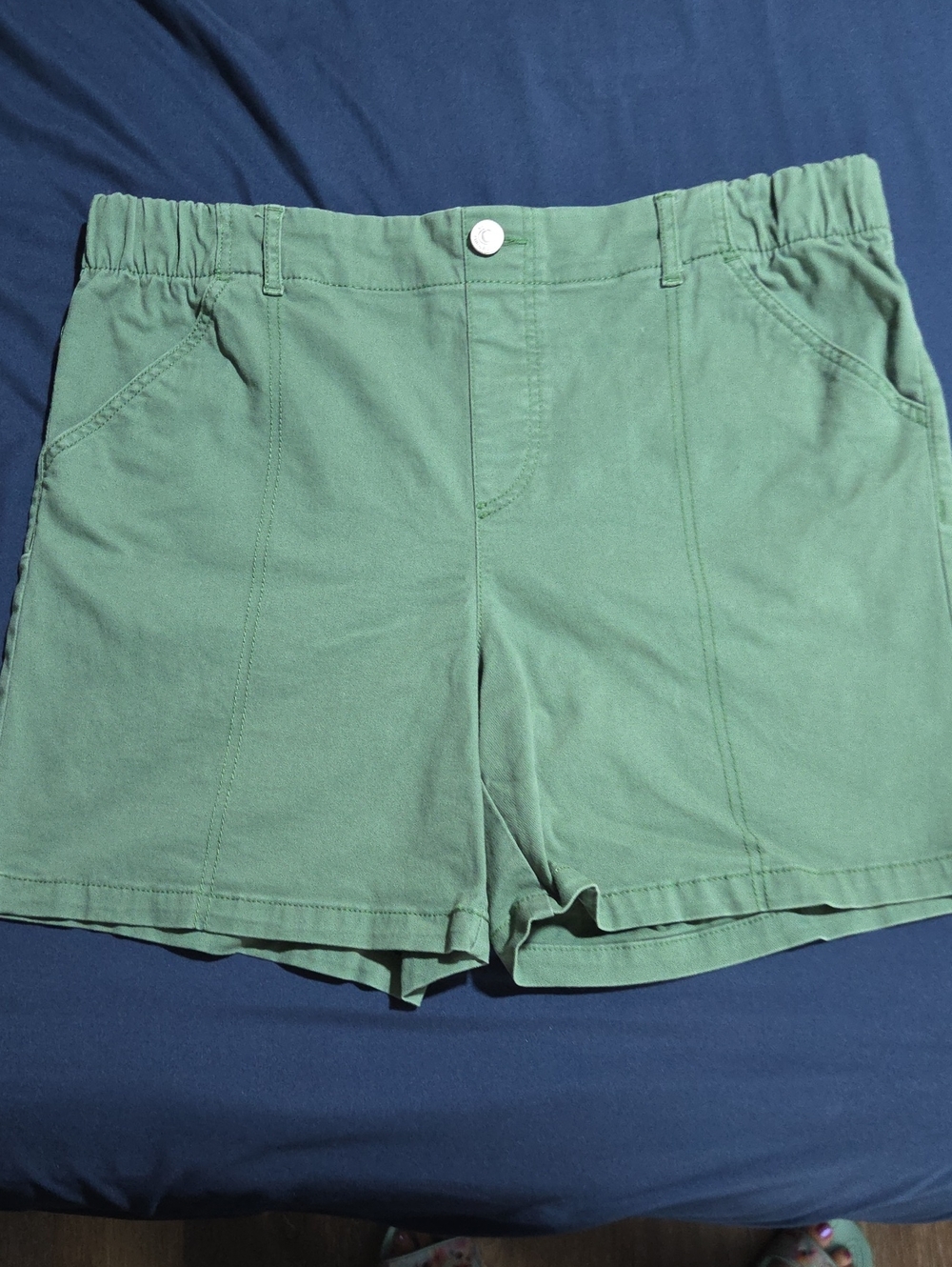 Gloria Vanderbilt Olive Green High-Waist Casual Shorts